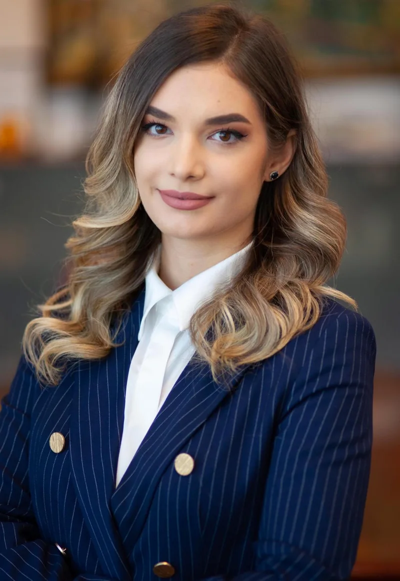 Portret al avocatei Alexandra Rufă